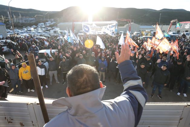 Petroleros lanzó un paro total en YPF