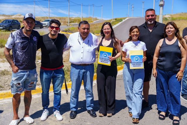 Ávila entregó 120 lotes residenciales para las Familias Petroleras